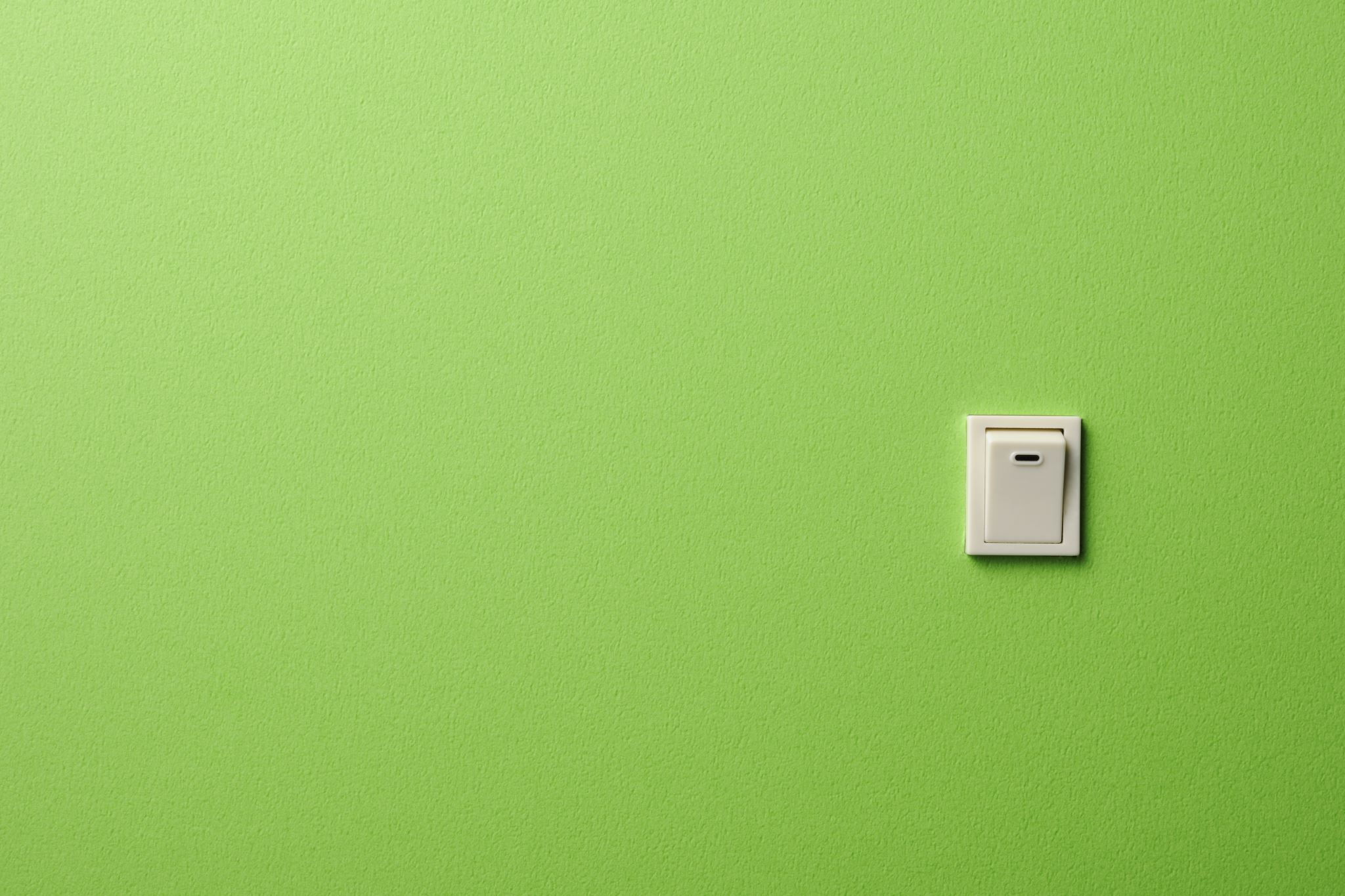 Power distribution unit with multiple outlets